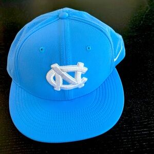 Nike drif-fit UNC baseball hat. Size 7 & 1/4 or 58 cm